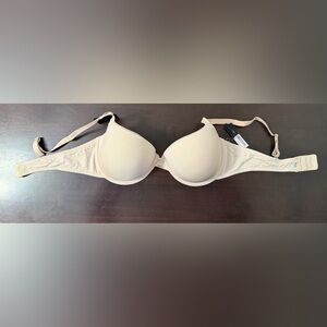 BeMe New York Basic T Shirt Bra. 38C. NWT